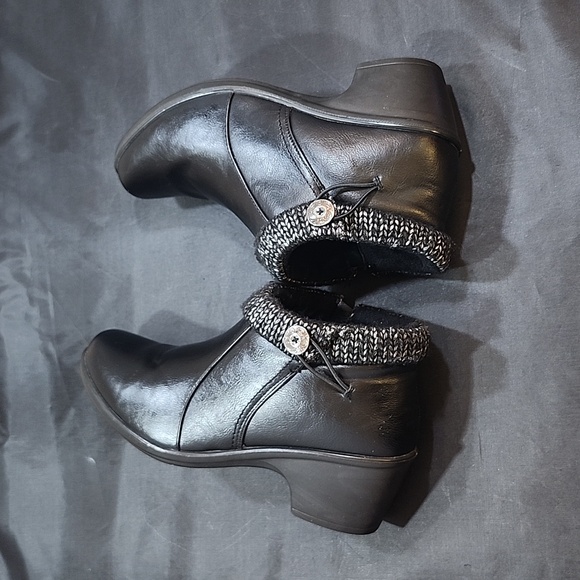 JFURY ZIPPER CLOSURE WOMEN'S ANKLE BOOTIE - Picture 10 of 15